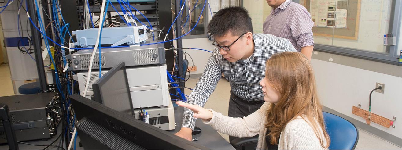 students in the Levy Physics & Astronomy Lab