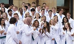 dental students at white coat ceremony 